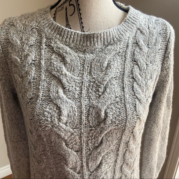 Tommy Hilfiger cable knit sweater hi lo hem  S - Picture 3 of 9